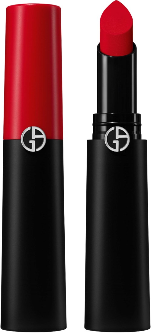 Ein Lippenstift mit roter Farbe und schwarzer und roter Verpackung mit Logo.
