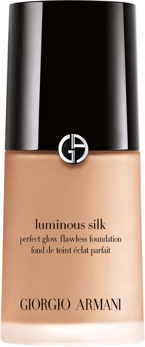 En Giorgio Armani Foundation-flaska med beige vätska och svart lock. Giorgio Armani-logga på locket.
