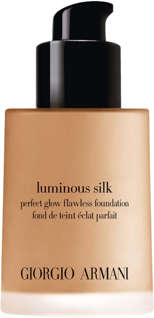 En flaska Giorgio Armani luminous silk foundation med svart pump och beige behållare.