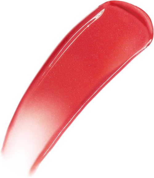 Ein roter, glänzender, geschwungener Lipglossstrich auf weißem Hintergrund.