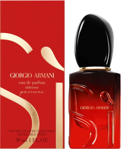 Giorgio Armani parfumfles met rode vloeistof, zwarte dop en gouden accenten, gelabeld 'passione' en 'intense'.