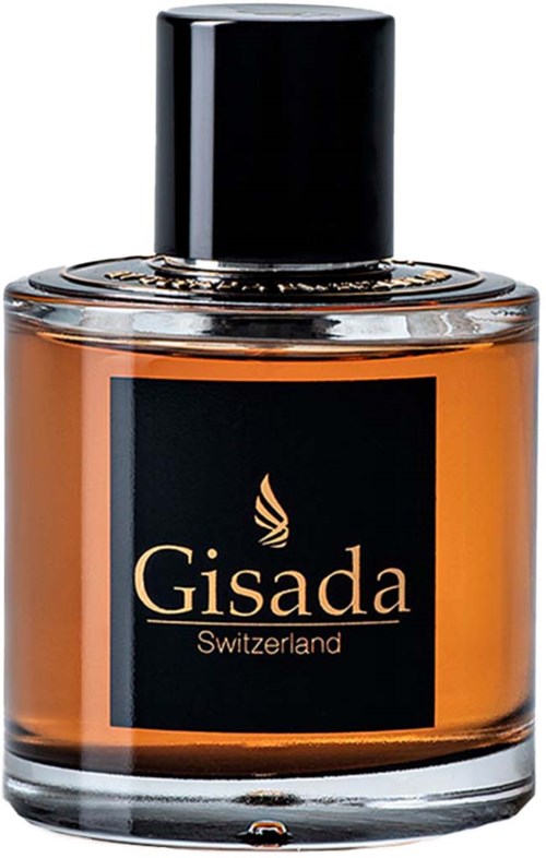 Een glazen flesje van Gisada parfum met een zwarte dop en zwart label, met oranje vloeistof.