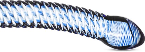 Eine bunte Glasrauchrohr mit schwarzem und blauen Spiralmuster und runder Schale.