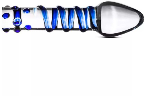 Ein Glasobjekt mit Spiralmuster, hauptsächlich transparent mit blauen Akzenten, endet in einer runden Spitze.