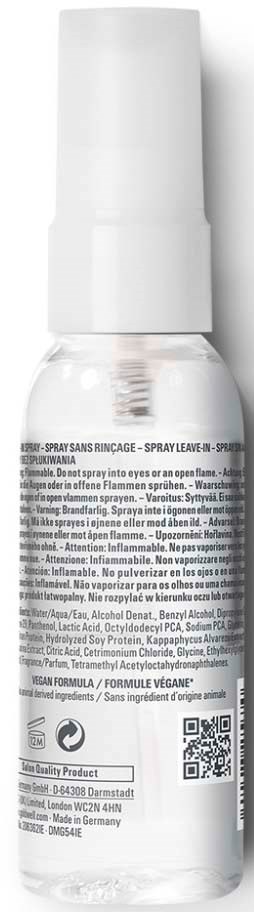 Liten gjennomsiktig sprayflaske med hvit hette, etiketter med tekst og en QR-kode.