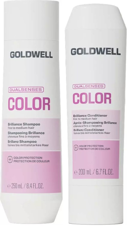 To hvite flasker med Goldwell Dualsenses Color hårpleieprodukter med rosa etiketter, én for sjampo, én for balsam.