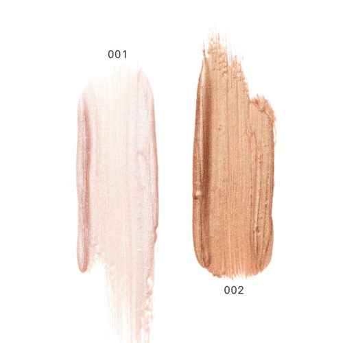 Twee make-upproeven, een licht en een donkerder, gelabeld 001 en 002, met een witte achtergrond.