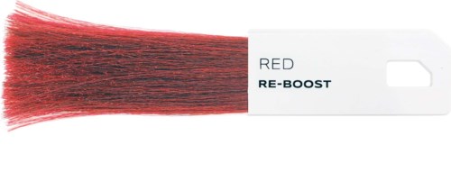 Prov på hårfärg med röd nyans och etikett som säger 'RED RE-BOOST.'