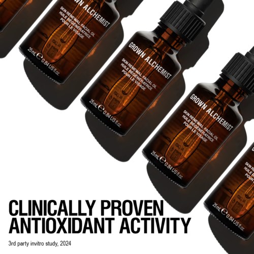 Vier braune Flaschen mit "Grown Alchemist" etikett sind geneigt, mit fettem Text "Clinically Proven Antioxidant Activity."
