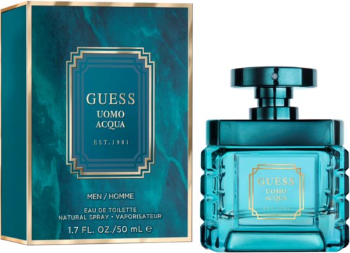 Een blauwe parfumfles en bijpassend doosje met gouden lijnen en tekst, die Guess Uomo Acqua geur aangeven.