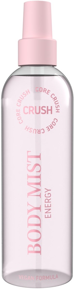 En klar sprayflaske med rosa lokk og etikett, kalt 'Body Mist Energy' med en sirkel 'Crush' logo.