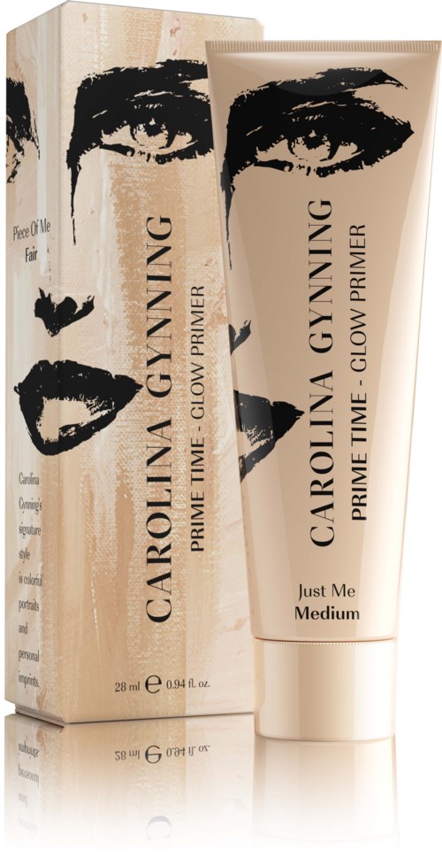 Eine Tube Caroline Gynning Prime Time Glow Primer und ihre Verpackung mit einem Frauenporträt.