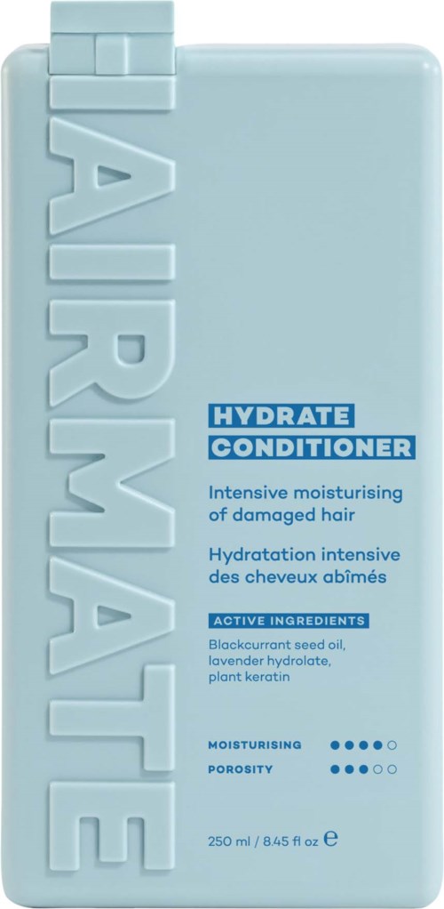 Een lichtblauwe fles met dikke tekst 'AIRWAVE' en 'HYDRATE CONDITIONER', met details over haarvocht en ingrediënten.
