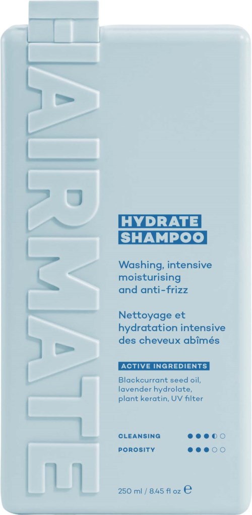 Lichtblauwe fles voor haarshampoo, label "Hydrate Shampoo" met functies zoals vocht en anti-frizz. Grote tekst zegt "AIRWAVE."