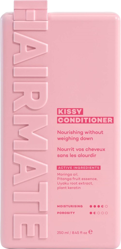 Roze fles met 'AIRY MYTE'-label, details over conditioner, ingrediënten en vochtinbrengende informatie.