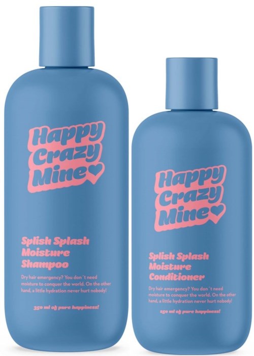 Twee blauwe flessen met roze tekst zeggen Happy Crazy Mine. De ene is shampoo en de andere is conditioner.