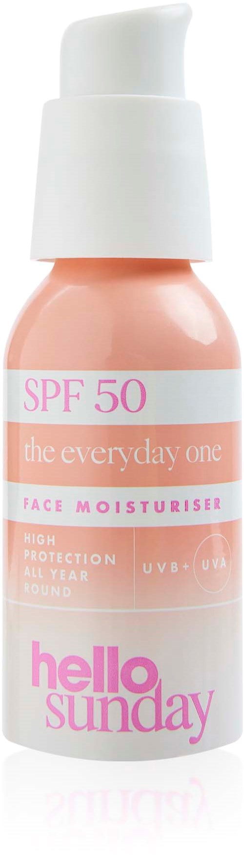 Eine rosa-weiße Flasche mit Gesichtsfeuchtigkeitscreme, SPF 50, mit Etikett 'hello sunday' und 'the everyday one'.