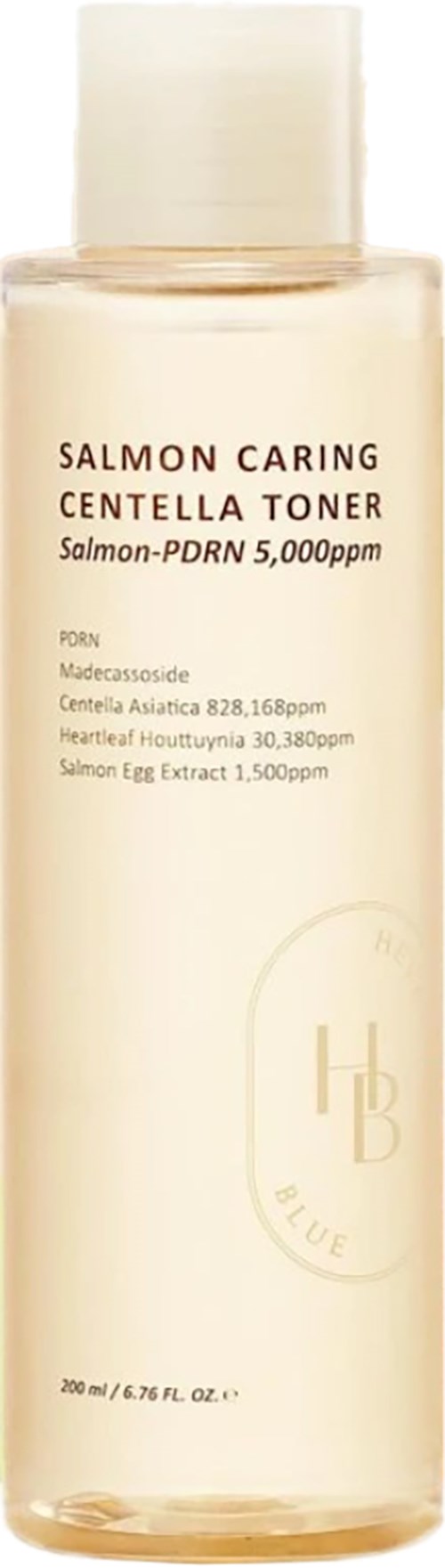 Eine lange, klare Flasche mit beigem Verschluss und Etikett, enthält Salmon Caring Centella Toner für die Hautpflege.