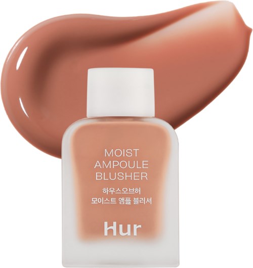 Een flesje vloeibare blush, lichte huidtoon, met een proef van dezelfde kleur erachter.