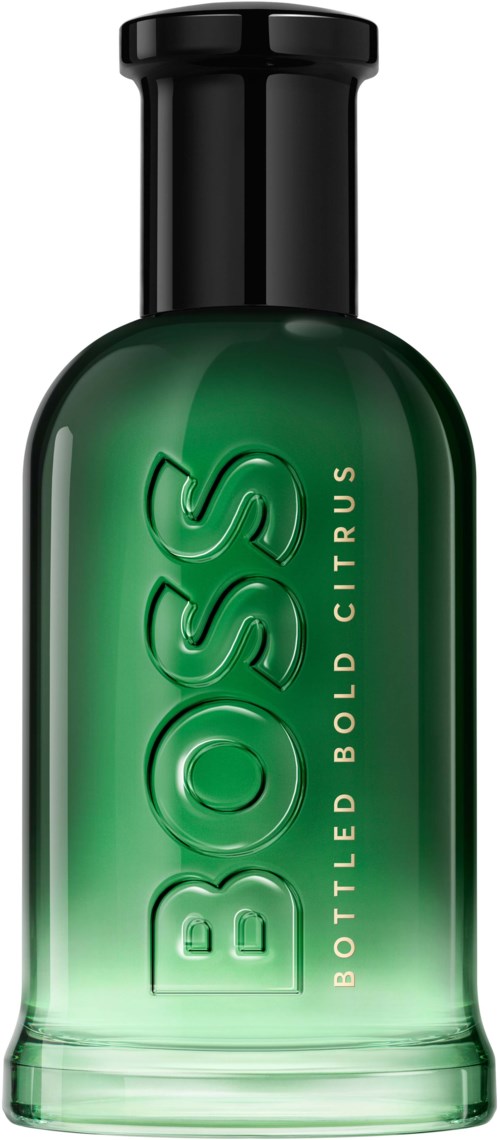 En grön flaska med svart lock, märkt BOSS BOTTLED BOLD CITRUS, står upprätt.