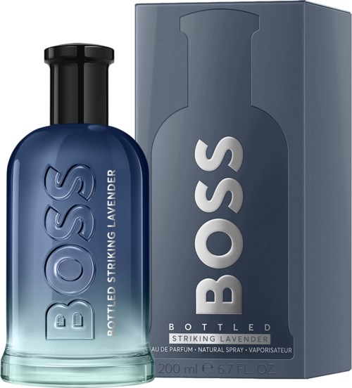 Blauwe BOSS-parfumfles naast de doos, gemarkeerd striking lavender, 200 ml.