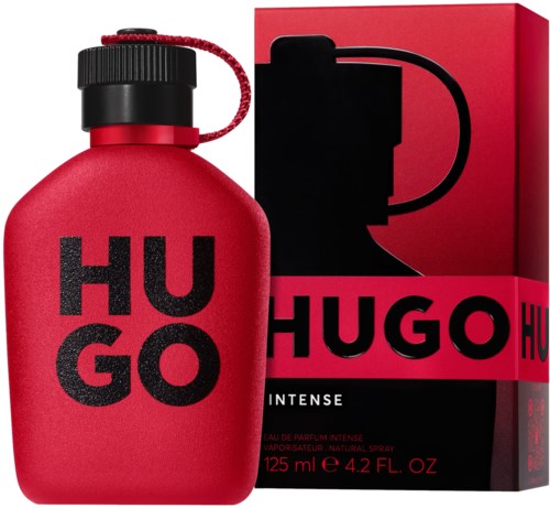 Een rode Hugo parfumbot met zwarte dop en een bijpassend rood doosje, beide met 'HUGO' in vette letters. Elegant en modern.