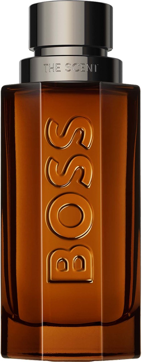 Eine lange braune Parfümflasche mit dem Wort BOSS und einem silbernen Deckel.