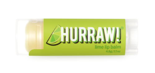 Eine grüne Tube mit "CHURRAW! lime lip balm" und einer Limettenscheiben-Logo. Die Tube ist hauptsächlich grün und weiß.