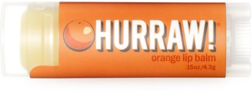 Ein Lippenbalsamtube mit orangefarbener Aufschrift, großes weißes "HURRAW!"-Logo und kleiner oranger Kreis. Es wiegt 0,15 Unzen.