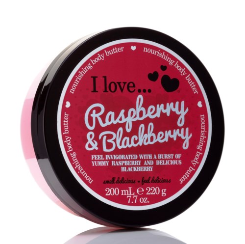Ein runder Behälter mit roter und schwarzer Beschriftung, die Liebe zu Himbeer- und Brombeere-Bodybutter zeigt.