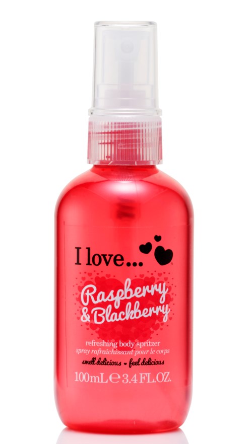 Kleine pinke Sprühflasche mit Text über Liebe, Himbeere und Brombeere, und schwarzen Herzsymbolen.