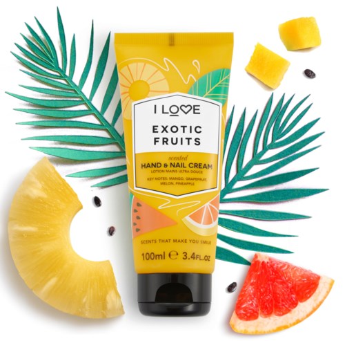 Geel hand- en nagelcrème omgeven door ananas, grapefruit, citroenschijfjes, palmbladeren en fruitstukjes.