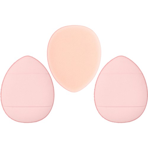 Drei Make-up-Schwämme in Rosa- und Pfirsichtönen, in Dreieck angeordnet.