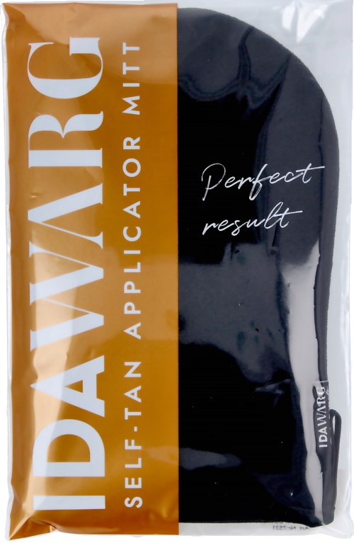 Een plastic zak met het woord IDAWARC, een slagzin en een zwart voorwerp binnenin, mogelijk een hoed.