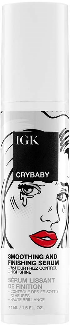 Eine weiße Flasche mit schwarzer Etikette zeigt das Gesicht einer Frau mit Tränen und roten Lippen für Crybaby-Gesichtsserum.