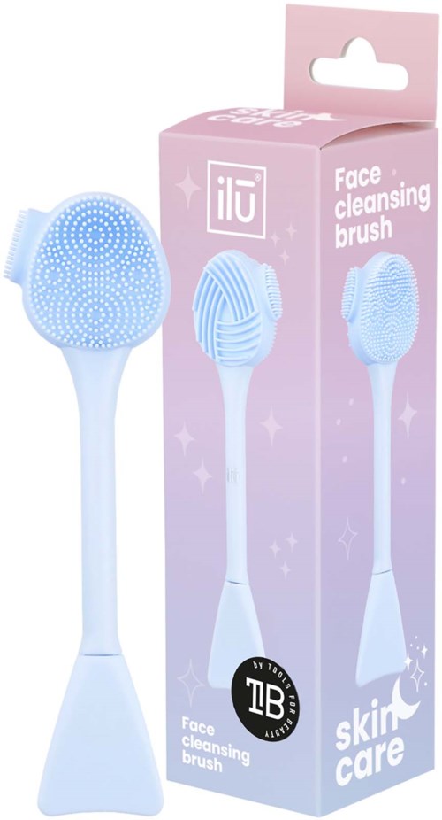En ljusblå ansiktsrengöringsborste med rund topp, framför rosa förpackning märkt 'Face cleansing brush'.