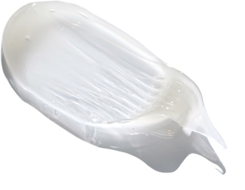 Een doorzichtige, golvende plastic fles, waarschijnlijk voor vloeistoffen of dranken.