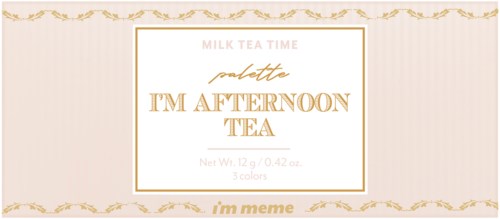 Een pastelroze verpakking met gouden decoratieve randen en tekst over melkthee en middagthee.