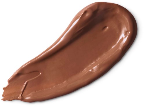 Eine Menge glatte, braune Schokoladencreme auf weißem Hintergrund.