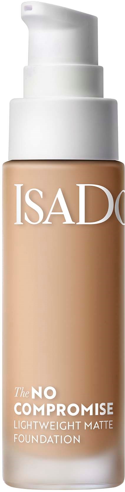 Een flesje ISAD lichte matte foundation met witte pomp, beigetone huid en witte tekst op het label.