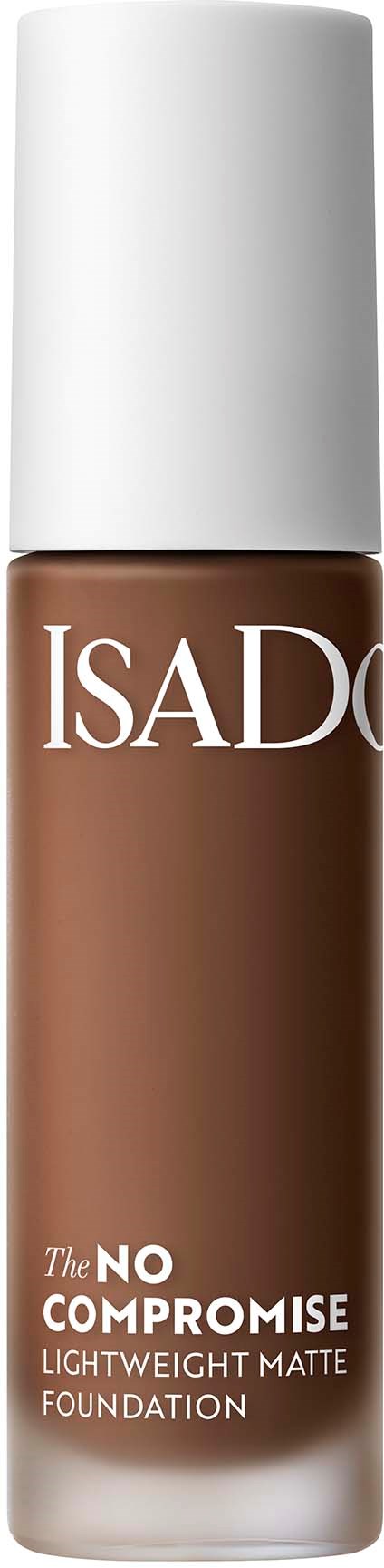 En brunt foundationflaska med vit lock och vit text, märkt Isado The No Compromise Lightweight Matte Foundation.