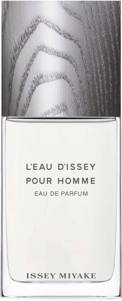 Een parfumfles met label "L'eau d'Issey Pour Homme" door Issey Miyake met zilveren dop en eenvoudig ontwerp.