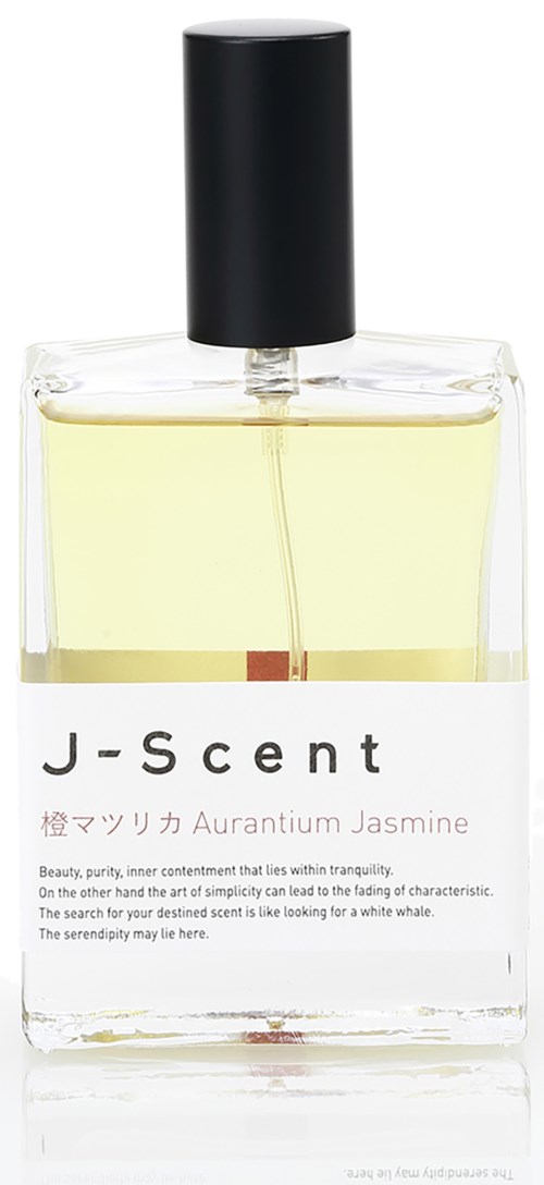 En fyrkantig glasparfymflaska med svart cap, fylld med gult jasminläppar och en etikett som heter J-Scent.
