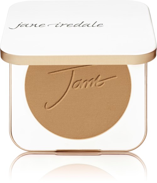 Kompakten har Jane Iredale skrivet på locket, och inuti finns ett runt bronzer med "Jame" ingraverat.