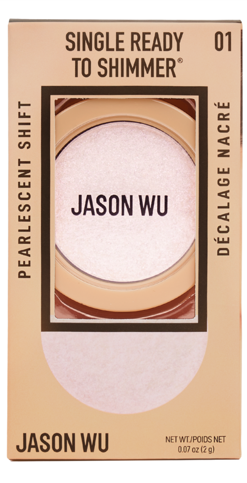 En enkel makeupp blush i en beige box med svart och vitt text, som heter Jason Wu, i ett klart skydd.