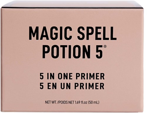 En kosmetikförpackning med namnet 'Magic Spell Potion 5', innehållande fem i ett primer, väger 1,69 ounces.
