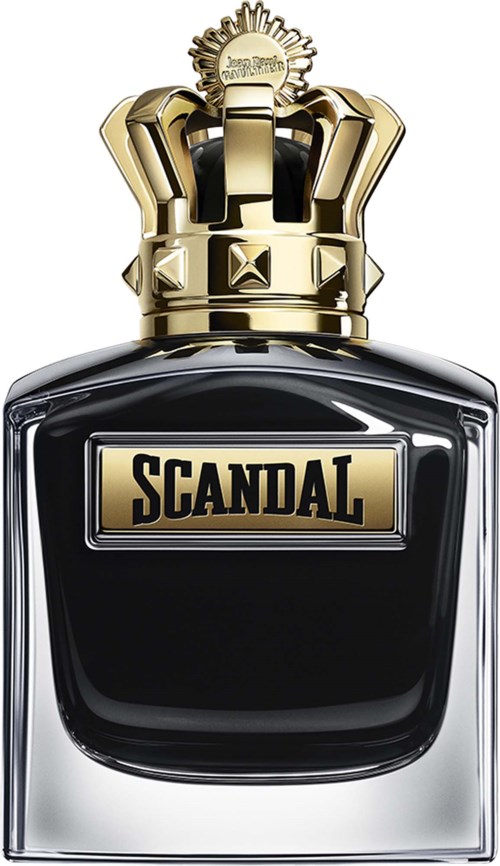Een parfumfles met het label Scandal, gouden kroondop en zwarte vloeistof binnen.