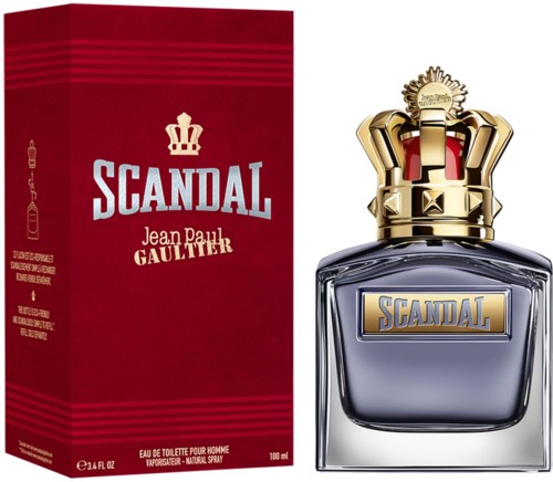 Een parfumfles met een gouden krooncapsel en een rode doos met Scandal en een kroon.