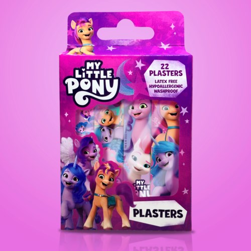 Eine pinke Box mit bunten My Little Pony-Charakteren und 22 Pflasterplakaten darin. Es ist hell und fröhlich.