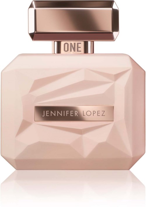 Een roze parfumfles met een facetontwerp, roségouden deksel en de naam Jennifer Lopez op de voorkant.